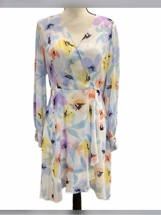 Calvin Klein Dresses & Skirts - Calvin Klein Pastel Floral V-Neck Long Sleeve Dress